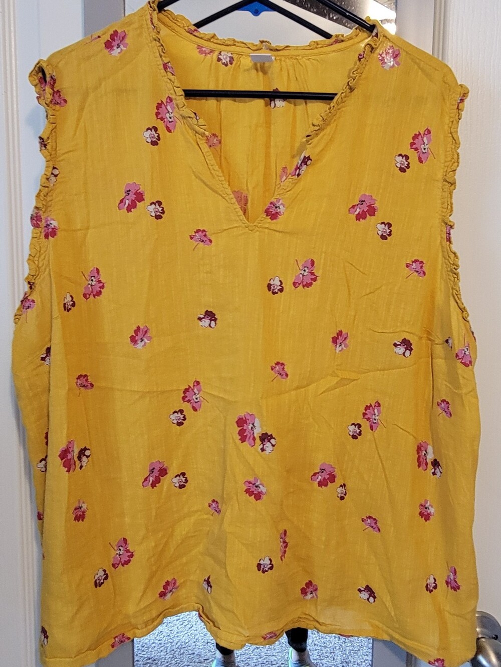 Old Navy Yellow Sleeveless Floral V-Neck Tank